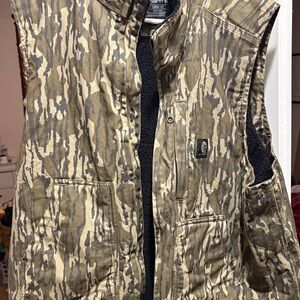 Carhartt mens  Tan and Brown Patterned Vest